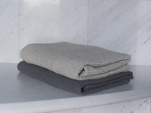Linen Waffle Bath Towel - Grey and Natural - Lagodie Product Photo